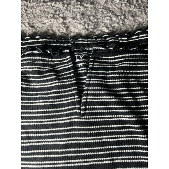 Women's Aeropostale Off The Shoulder Tops Medium BUNDLE Set Of 2 - Picture 4 of 5